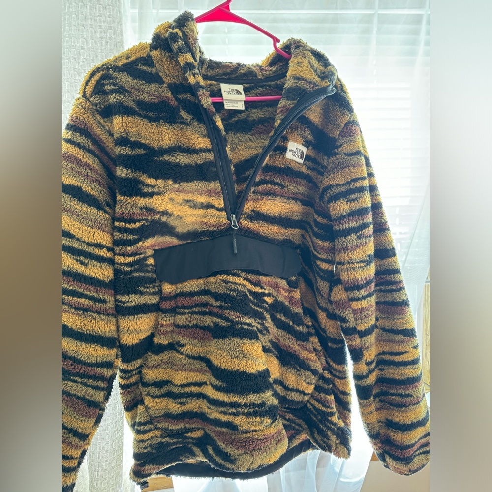 The North Face Campshire Tiger Camo Pullover Hoodie Size Small